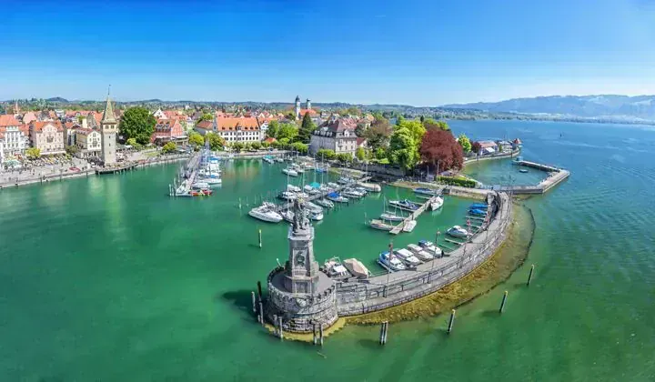 Vue aerienne du port et marina de Lindau - Lac de Constance Allemagne