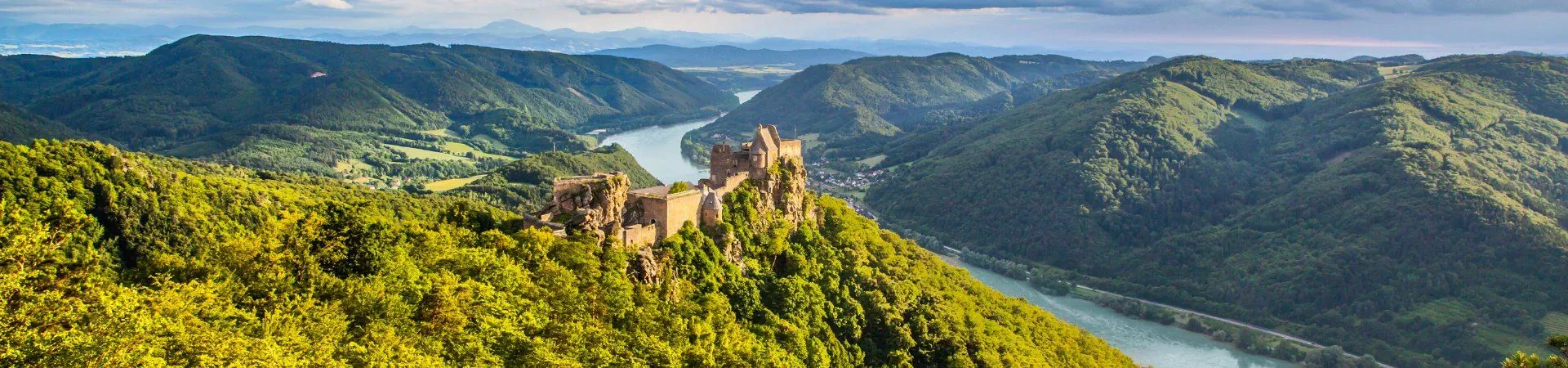 Voyages à vélo et circuits le long du Danube en 2026 sur l'EuroVélo 6