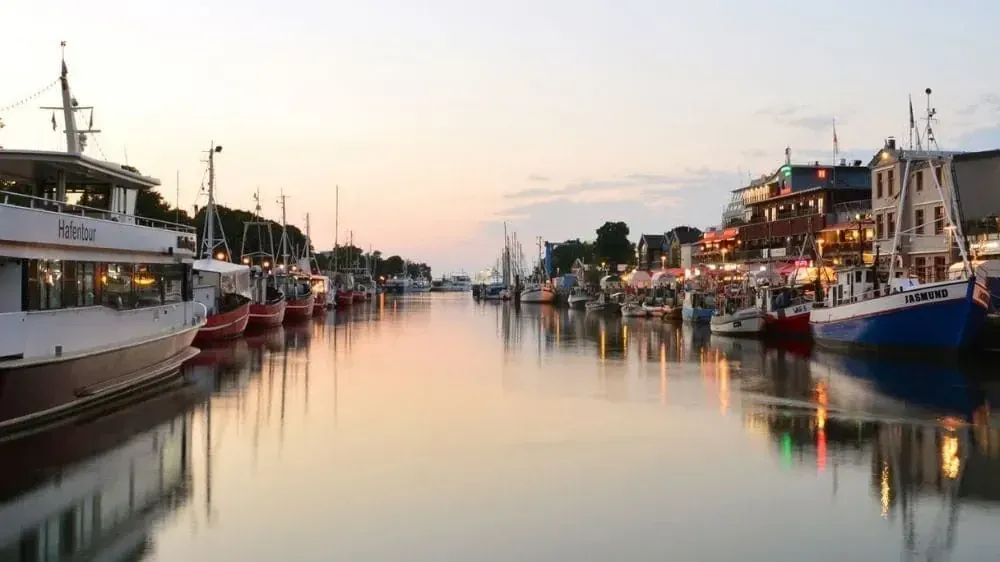 Alta Via n°1 sous Croda da Lago - Dolomites - Italie