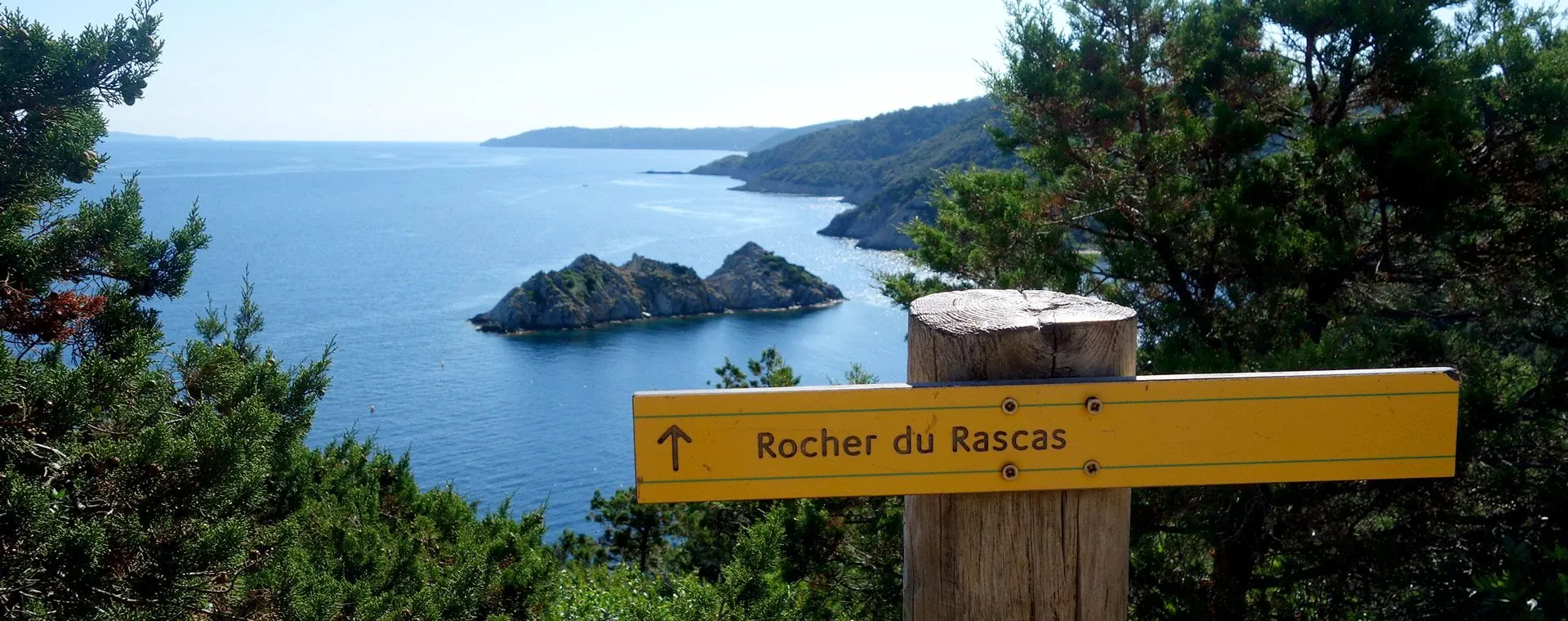 Rocher en equilibre - Ploumanac h - Bretagne - France