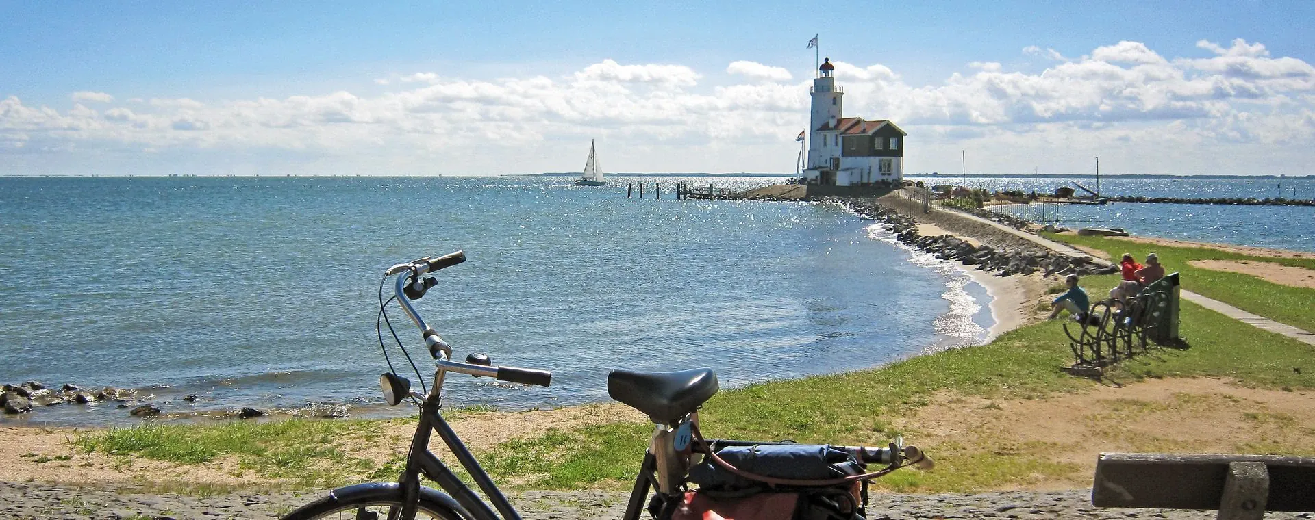Phare des Baleines - Île de Ré - France © Florian Calvat