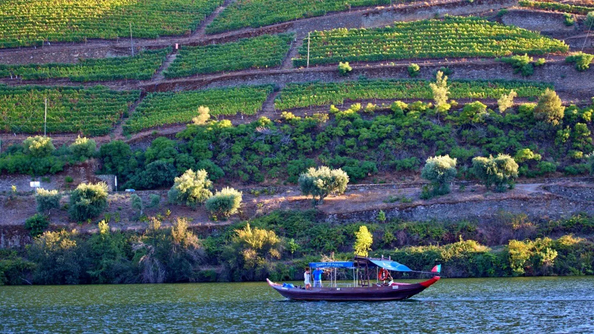 Bateau Rabelo Sur Le Douro C Authentic Trails - Portugal © Authentic Trails