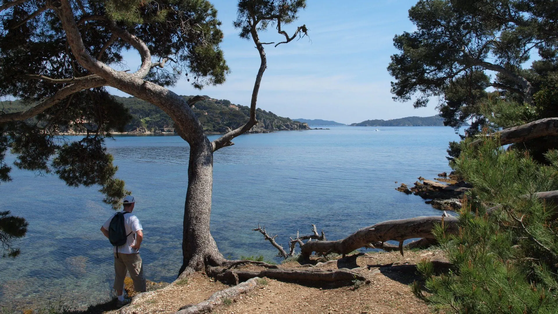 Plage et eaux cristallines des Îles d'Or - Var - France