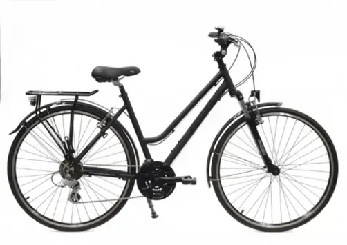 Velo de randonnee noir avec garde-boue - Cote Atlantique France