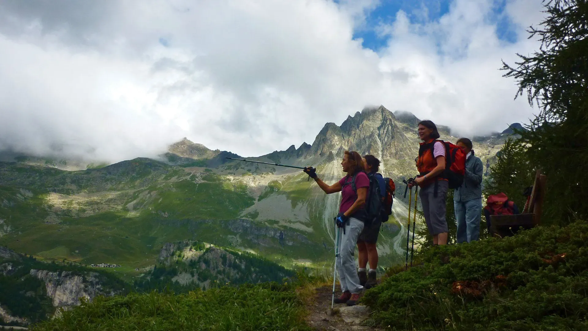 Cadaquès vu des collines - Costa Brava - Espagne © Quentin Vanaker