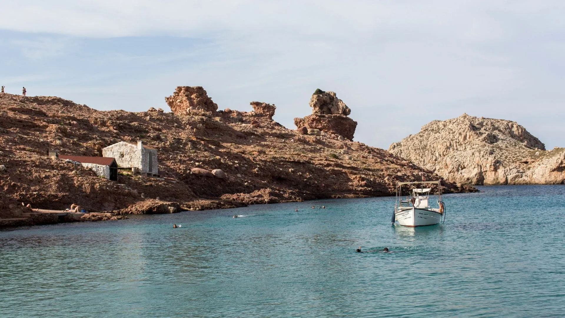 Crique de Cala Porter vue de la falaise - Minorque - Espagne