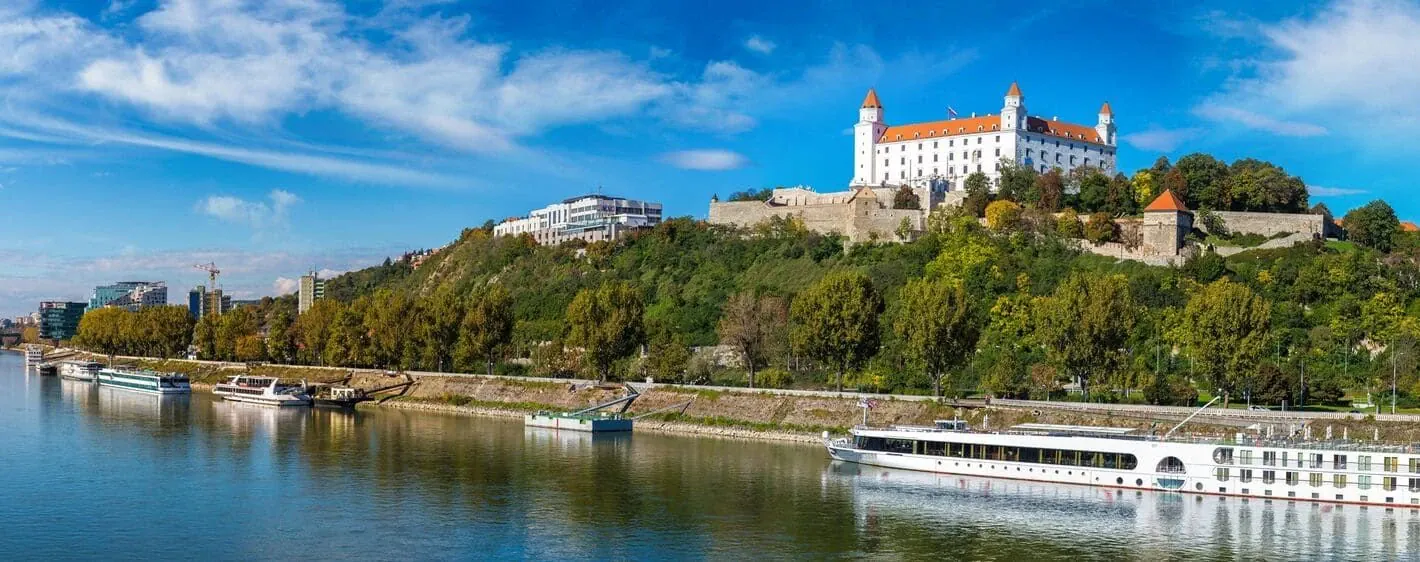 Chateau Bratislava Domine Fleuve Danube - Autriche