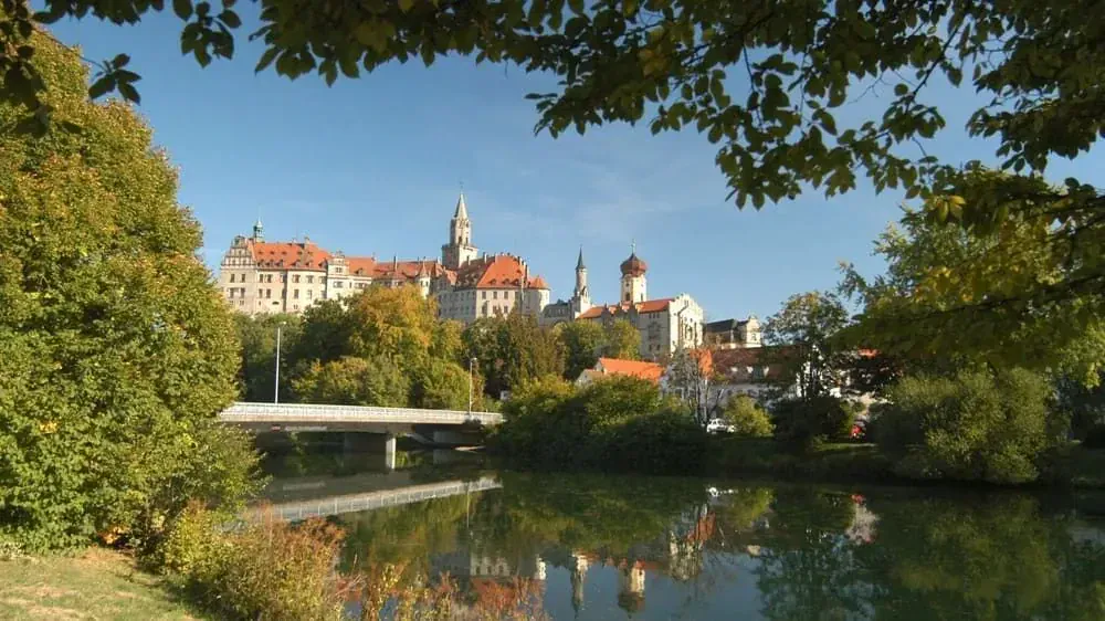 Chateau De Sigmarigen Au Bord Du Danube C Radweg Reisen - Allemagne