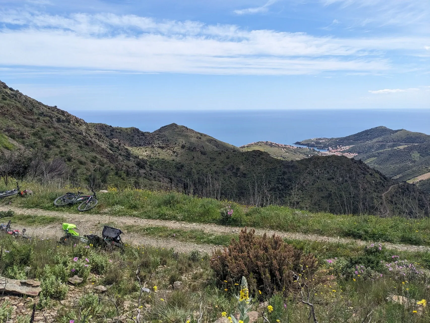 Cerbère depuis le Col de Cerbère © Quentin Vanaker