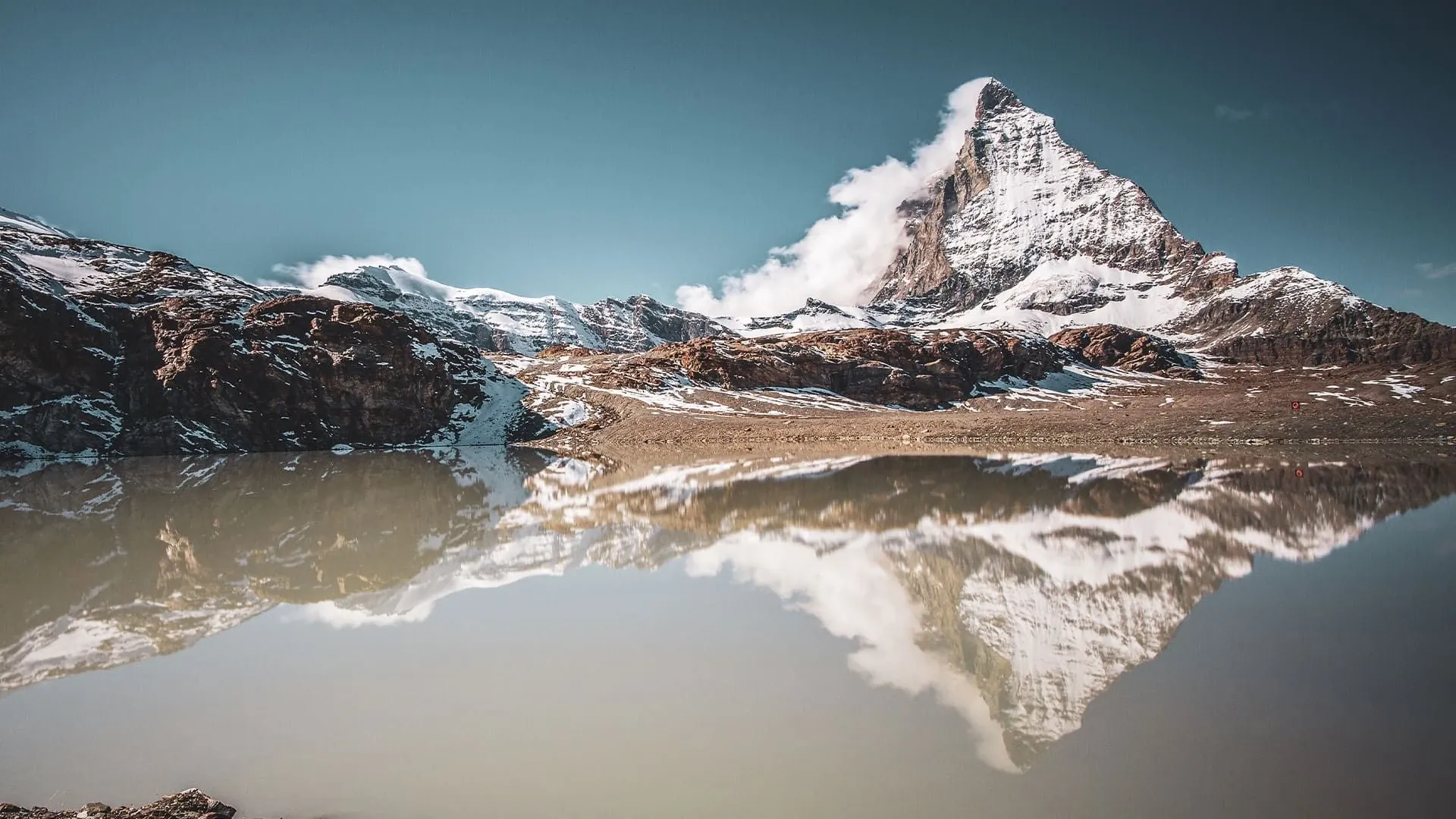 Cervin Vue Depuis Le Lac Du Glacier De Teodule C Adobe Stock - Suisse © Adobe Stock