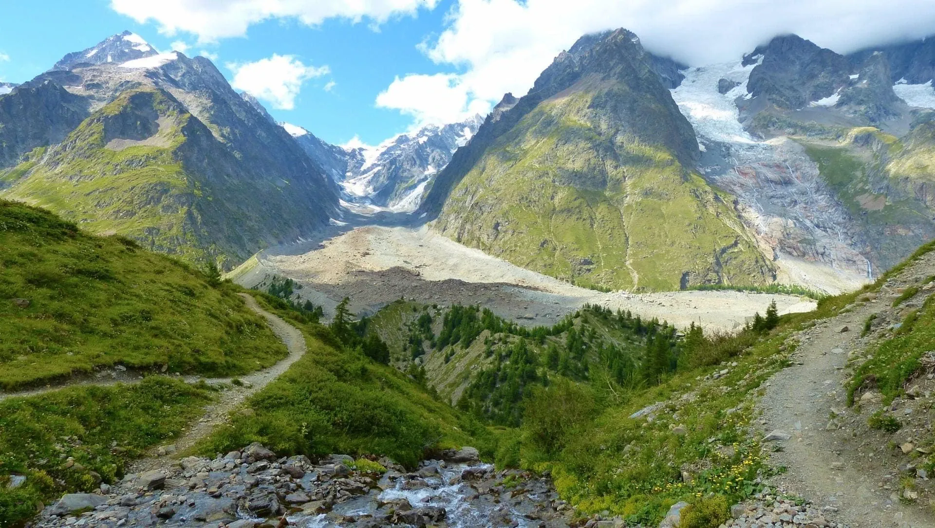 Chemins Pedestes Et Panorama Grandiose Sur Le Trek Du Tour Des Geants C Helene Le Floch - Italie © Helene Le Floch