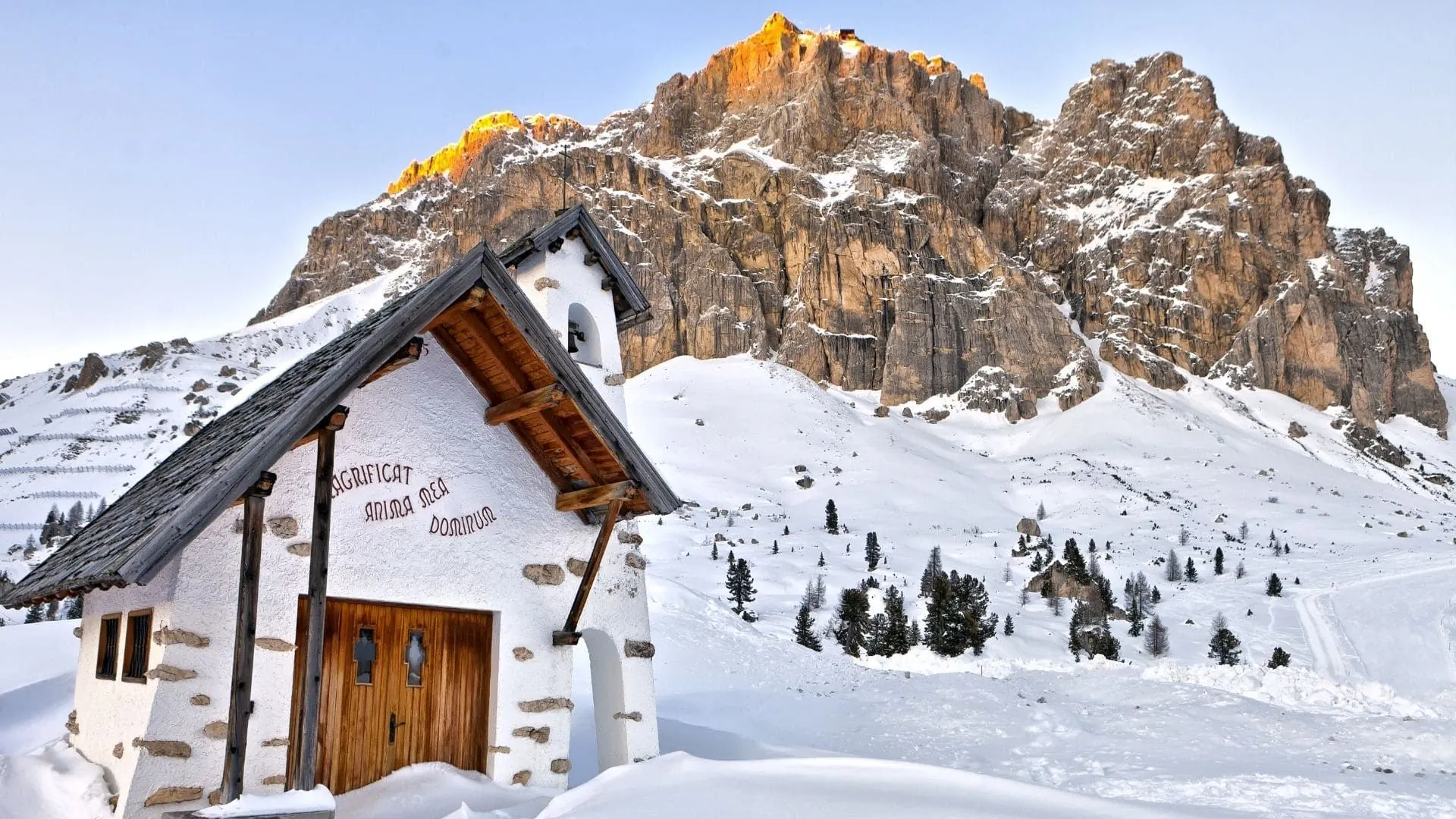 Eglise Au Passo Falzarego - Italie