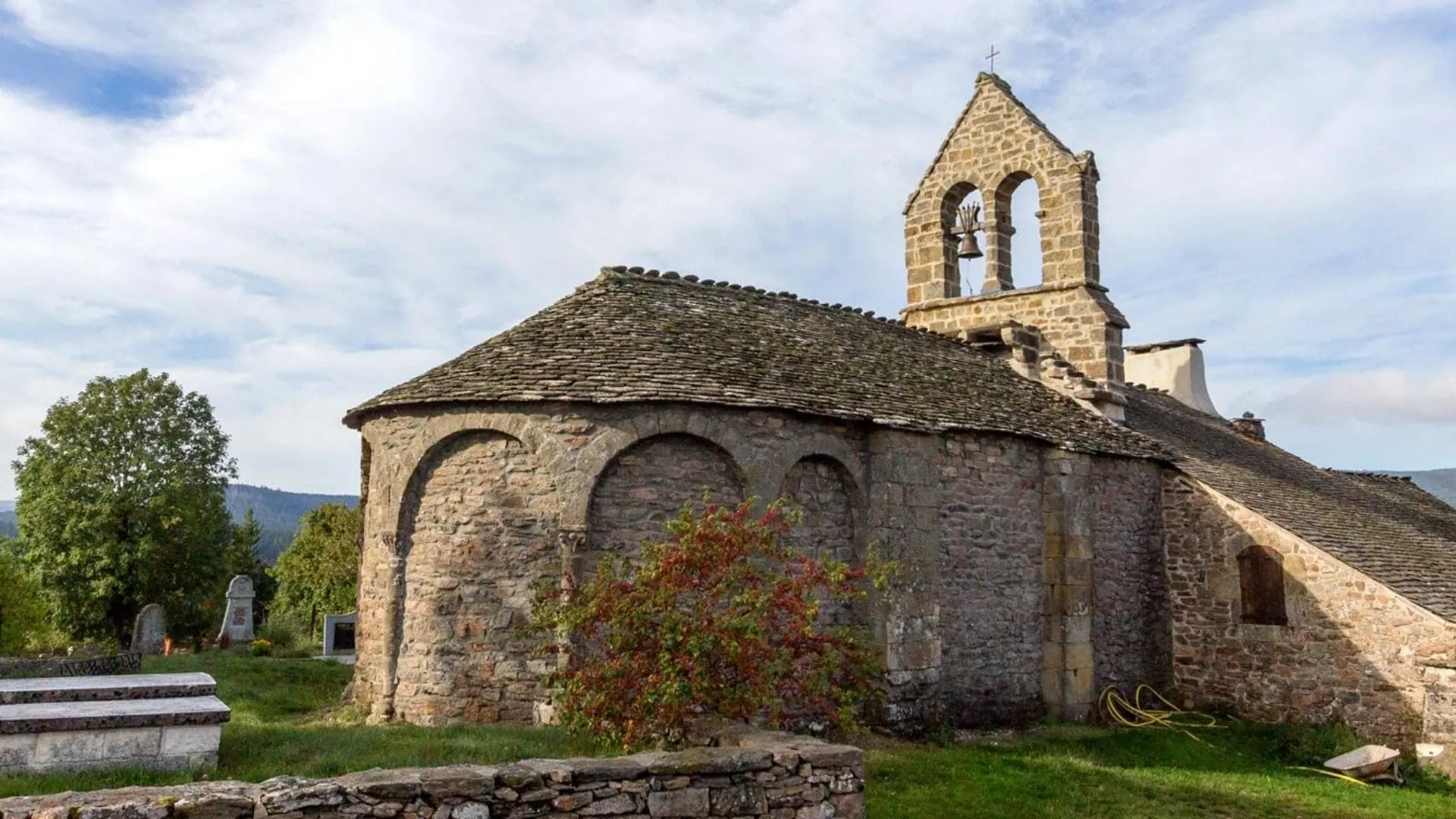 Eglise St Laurent La Bastide Puy Laurent Chemin De Stevenson - France