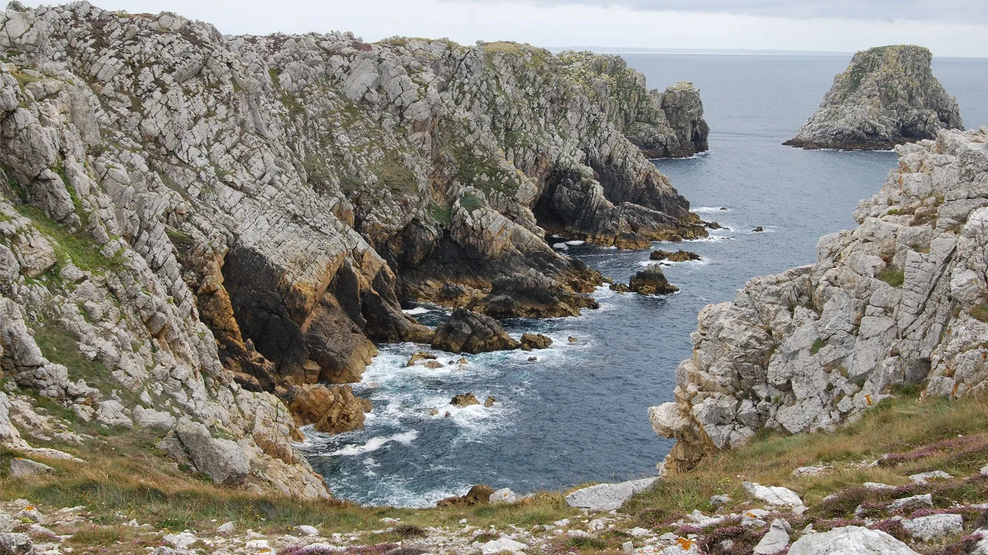 Vue claire sur les Cyclades - Grece © Anne-Marie Billault