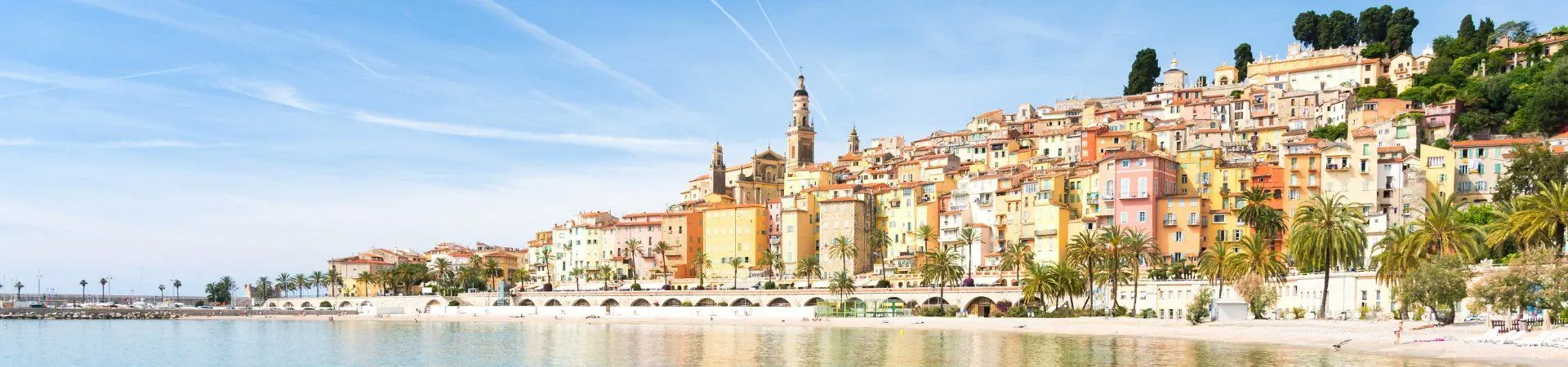 Maisons colorees de Menton au bord de mer - Cote d'Azur - France