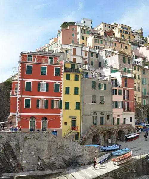 Maisons colorées de Riomaggiore vues depuis le port - Cinque Terre - Italie