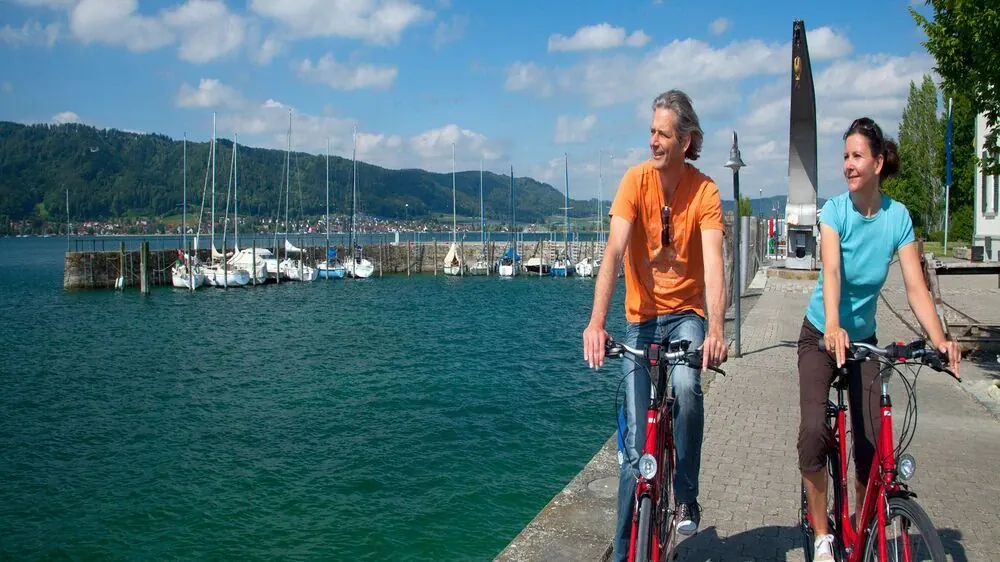 Couple Cyclistes Bord Lac Constance - Allemagne