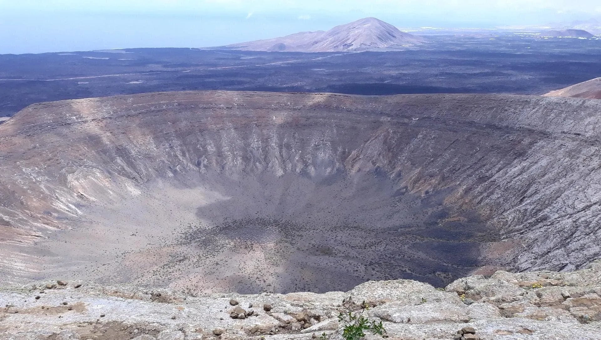 Cratere A Lanzarote C Murielle Mondon - Espagne © Murielle Mondon