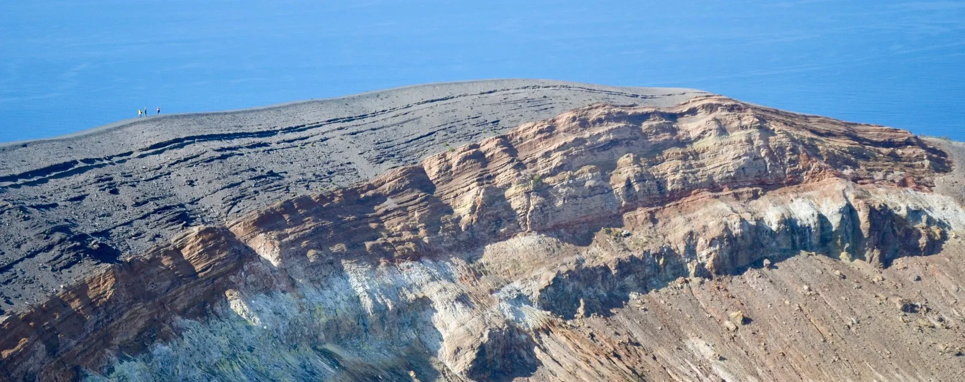 Cratere Volcan Vulcano Iles Eoliennes - Italie