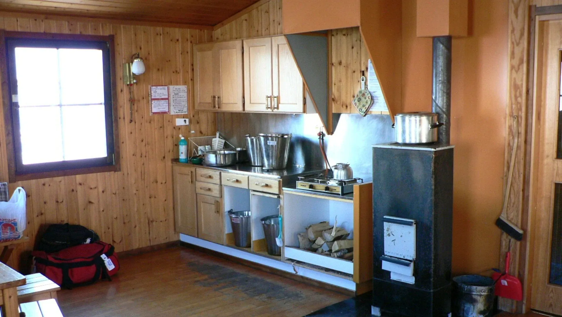 Cuisine Dun Refuge De La Piste Royale - Suède