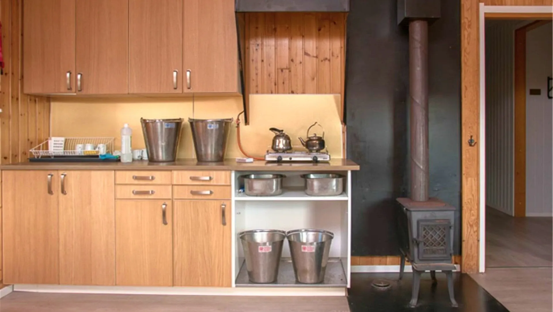 Cuisine Et Poele Dun Refuge De La Piste Royale - Suède