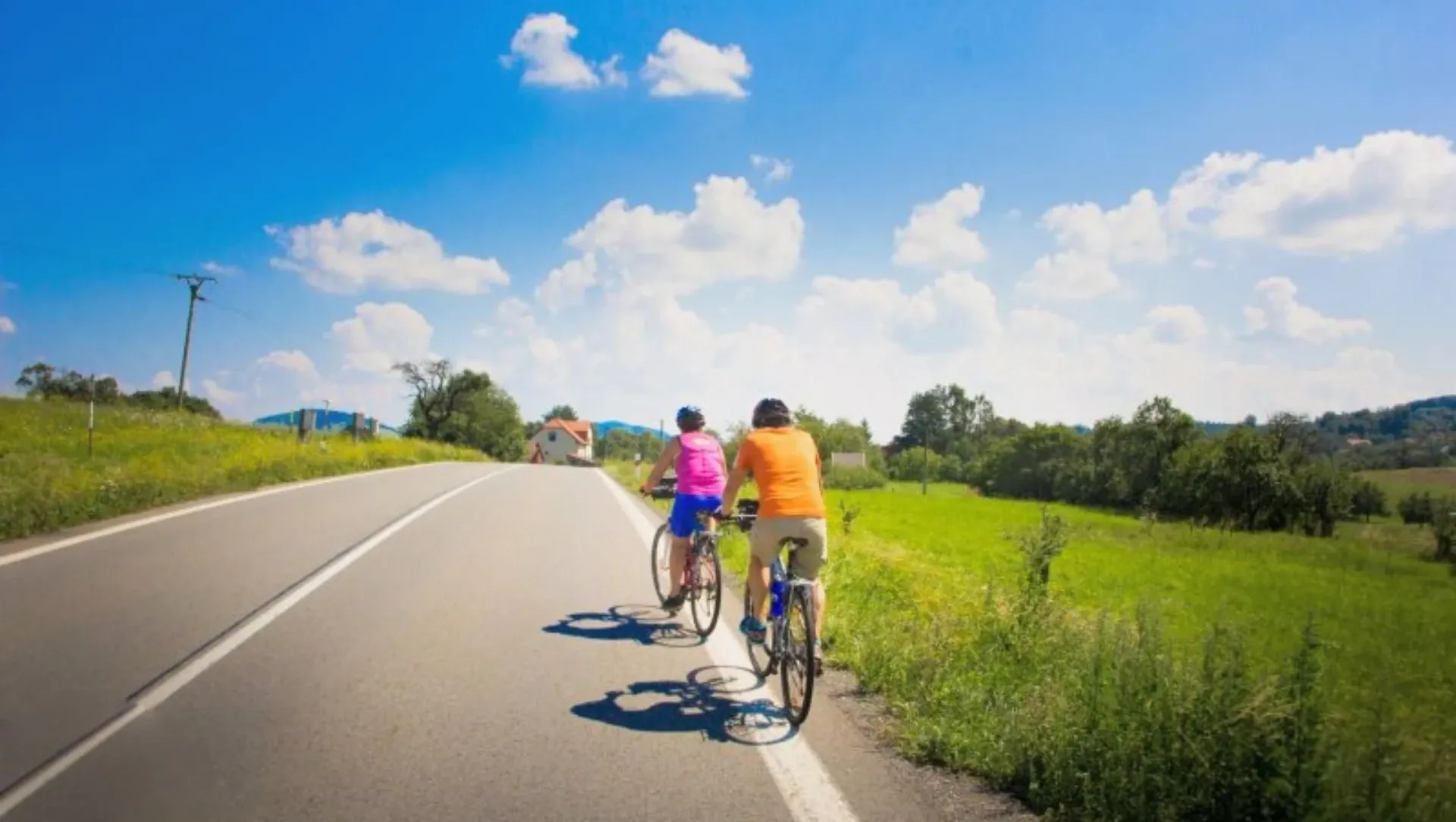 Vélo le long du littoral à Saint-Martin-de-Ré © Florian Calvat
