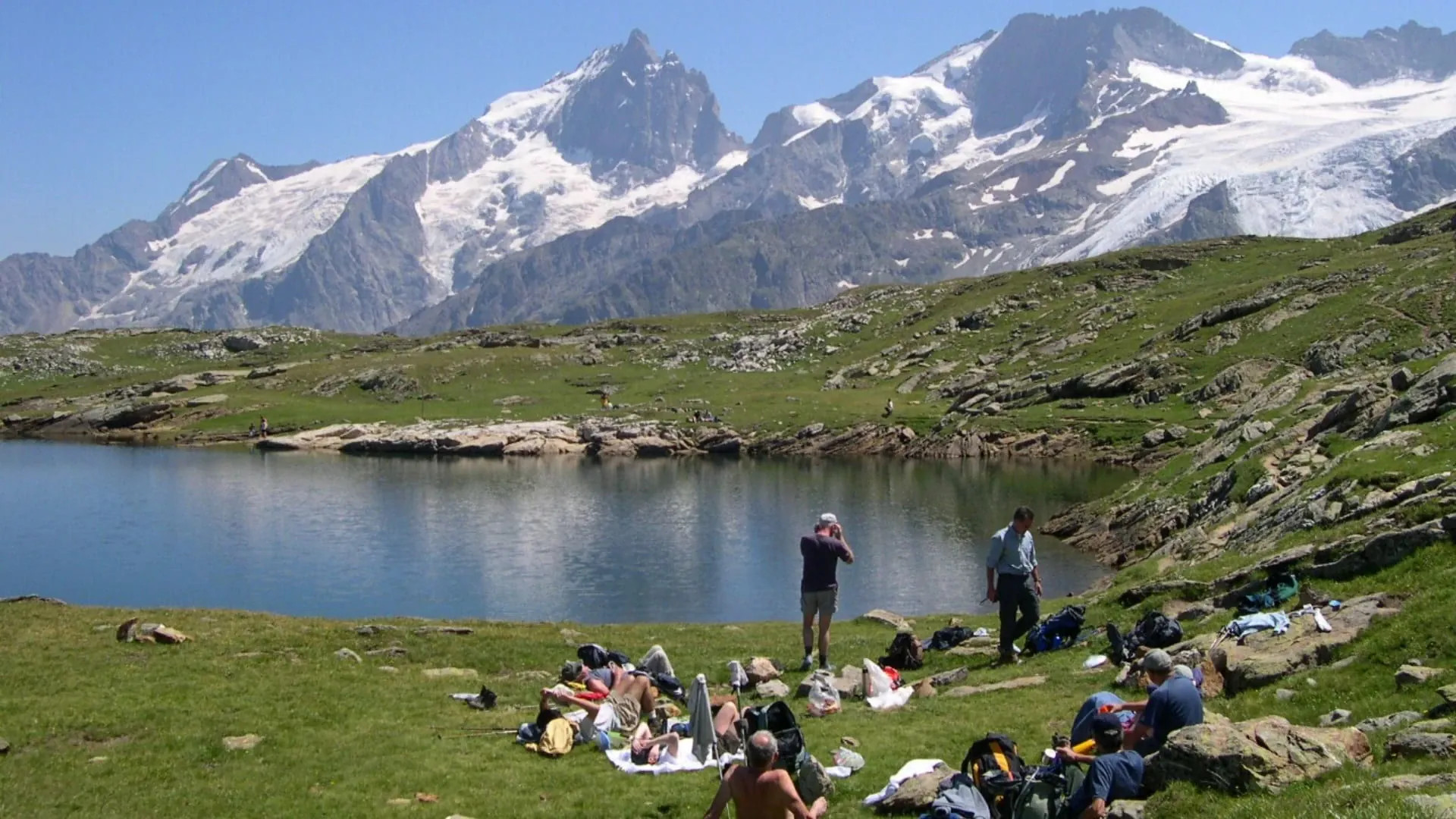 Pause vélo près de l'océan - Lanzarote - Espagne © Anne-Marie Billault
