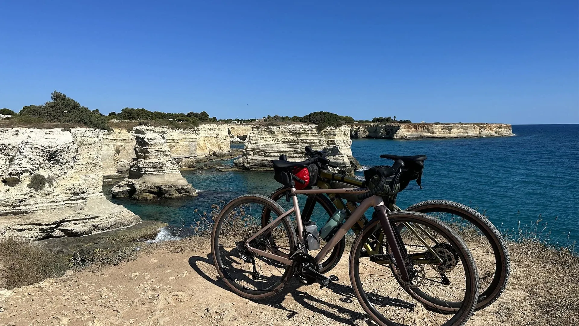 Velo Sur La Cote Des Pouilles C Frank David - Italie © Frank David
