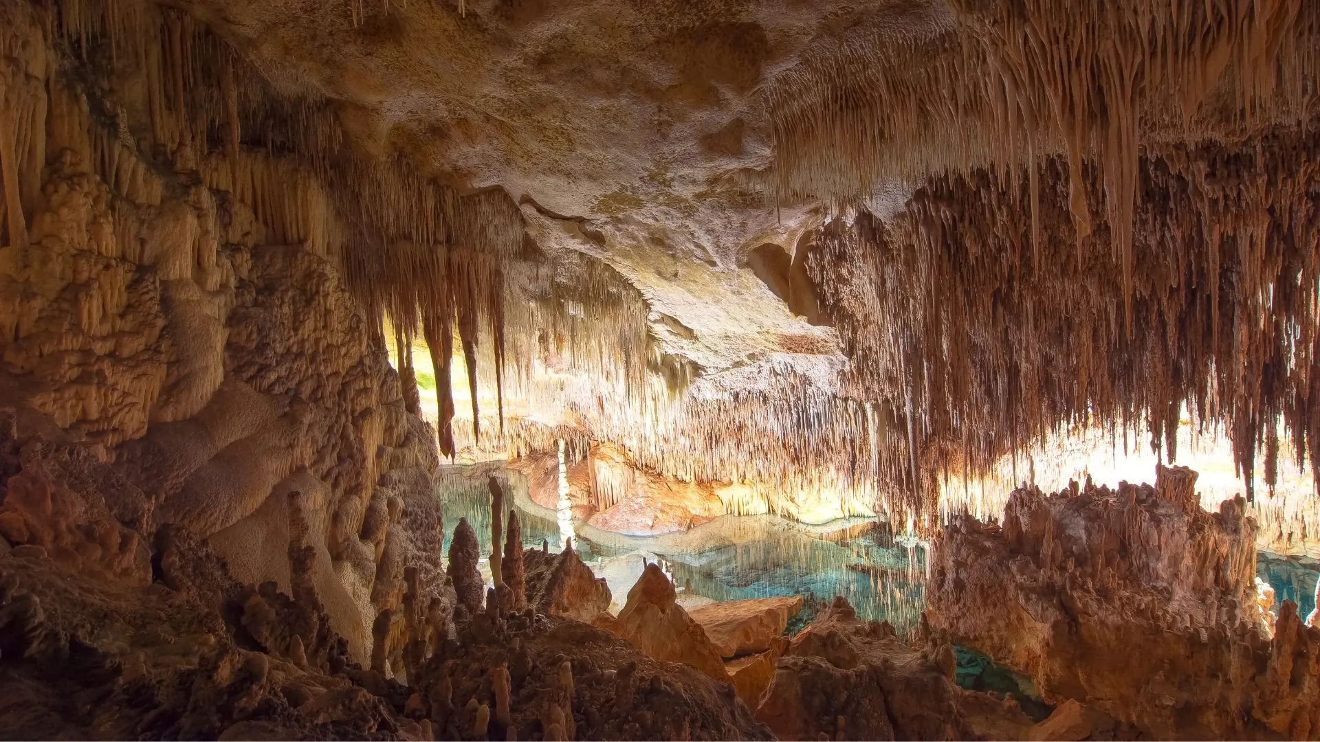 Cycliste admirant Pollença et ses montagnes - Majorque