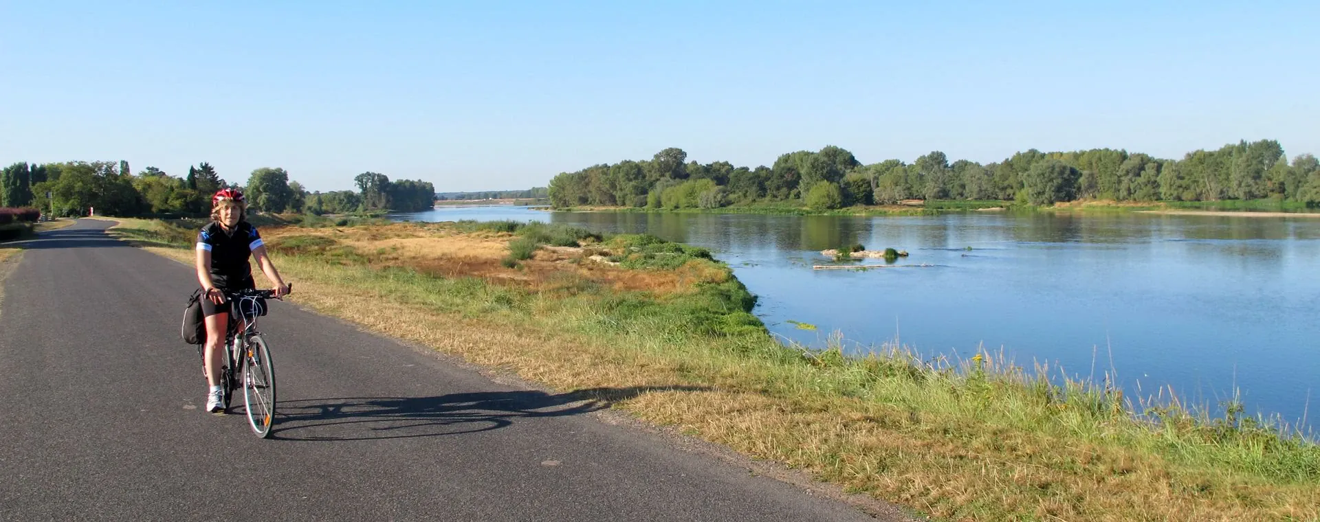 Cycliste Bord De La Loire - France