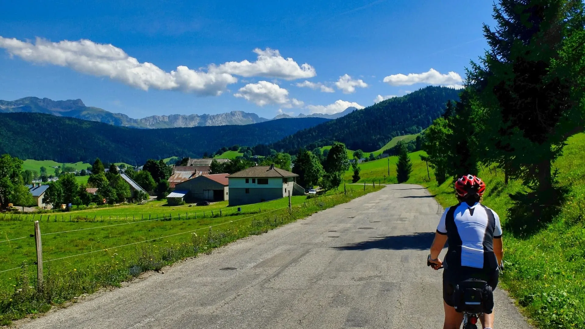 Cycliste Meaudre Vercors C Jean Claude Praire - Vercors - France © Jean Claude Praire