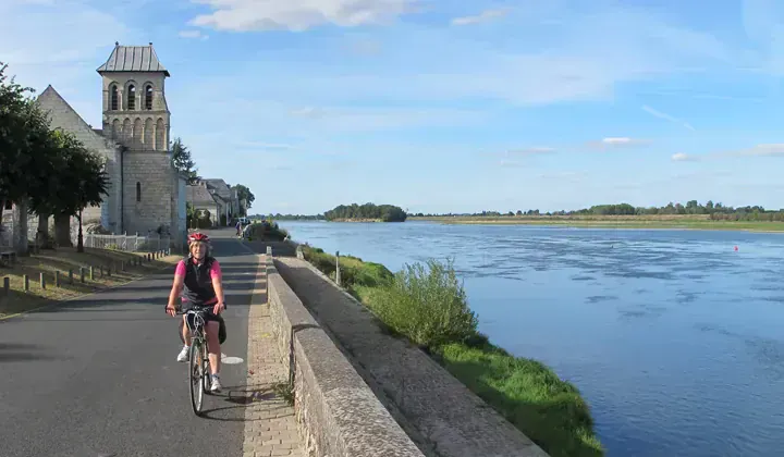 Cyclistes au Thoureil - Loire à Vélo - France