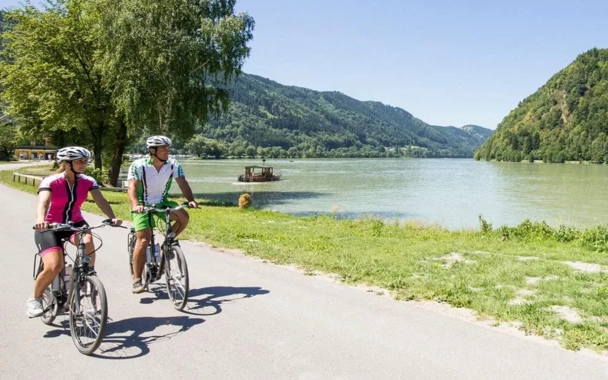 Cyclistes Le Long Du Danube C Radweg Reisen - Allemagne © Radweg Reisen