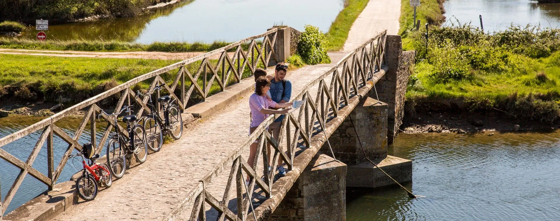 Cyclistes Marais Ile D Olonne - France