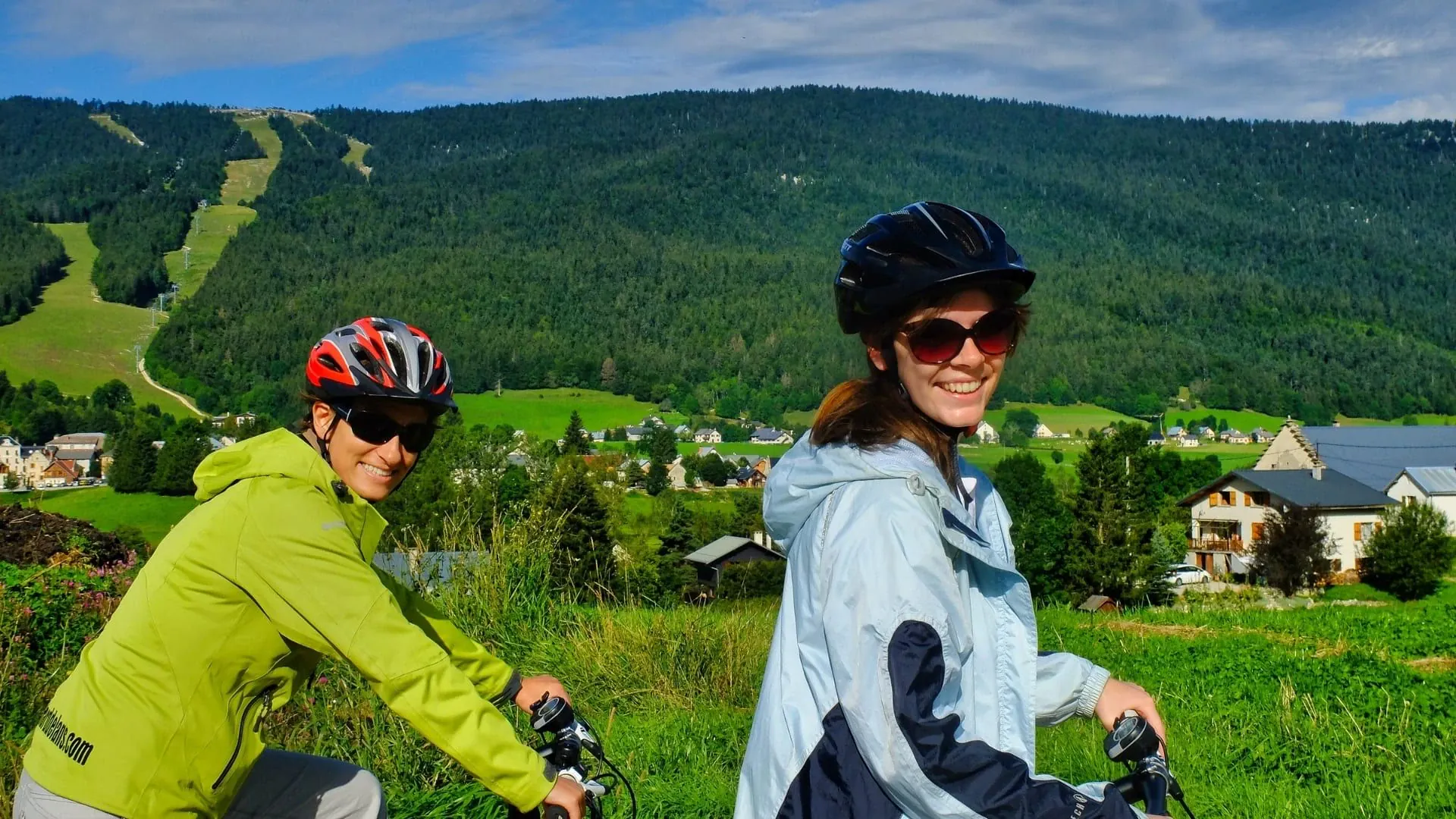 Cyclistes Meaudre Vercors C Jean Claude Praire - Vercors - France © Jean Claude Praire