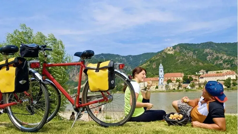 Cyclistes Sur Le Bord Du Danube - Allemagne