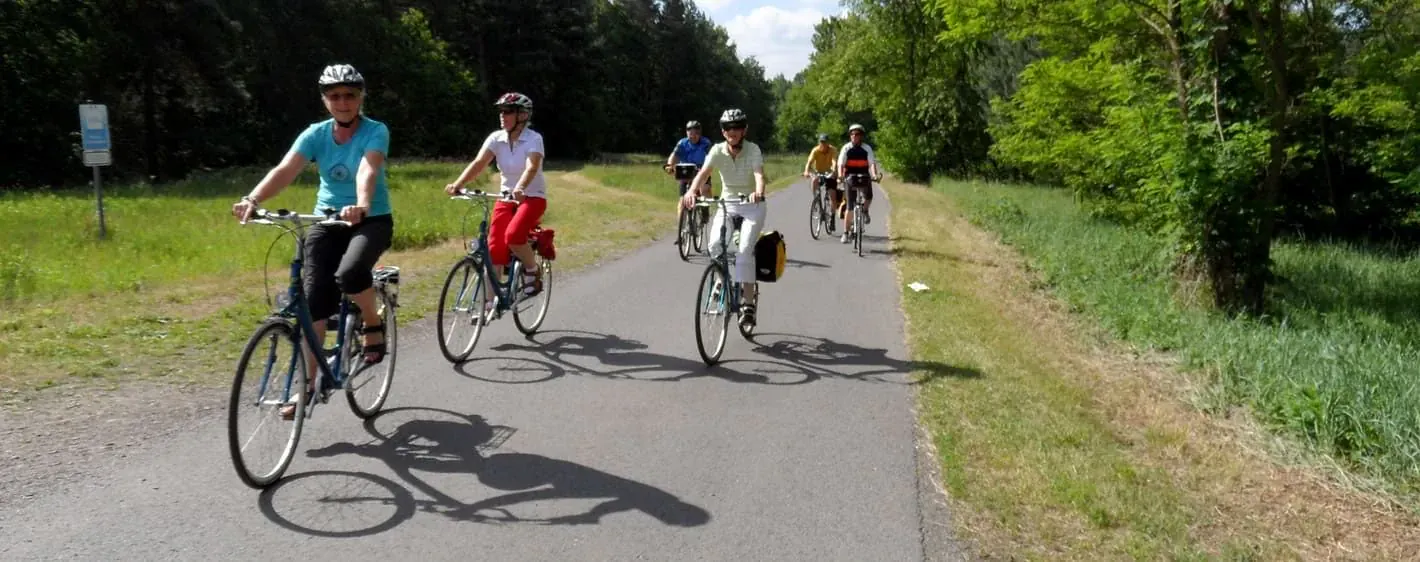 Cyclistes Voyage Velo Bateau Berlin Baltique - Allemagne