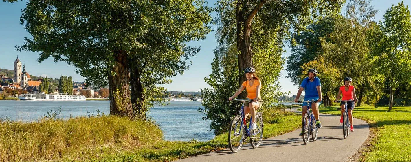 Cyclistes Wachau Krems Danube C Oesterreich Werbung - Allemagne