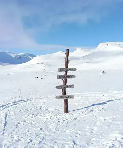 Devant le refuge de Glitterheim © Raphaelle Mollard