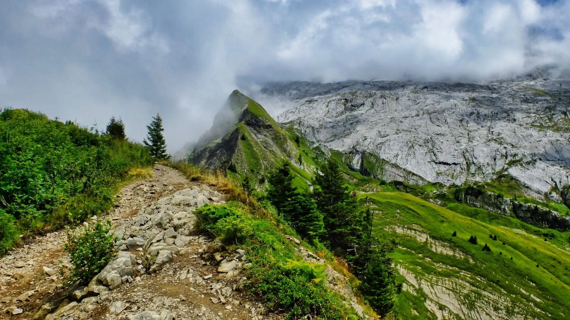 En Route Pour Le Chinallon Dans Les Aravis C Thomas Praire - France © Thomas Praire