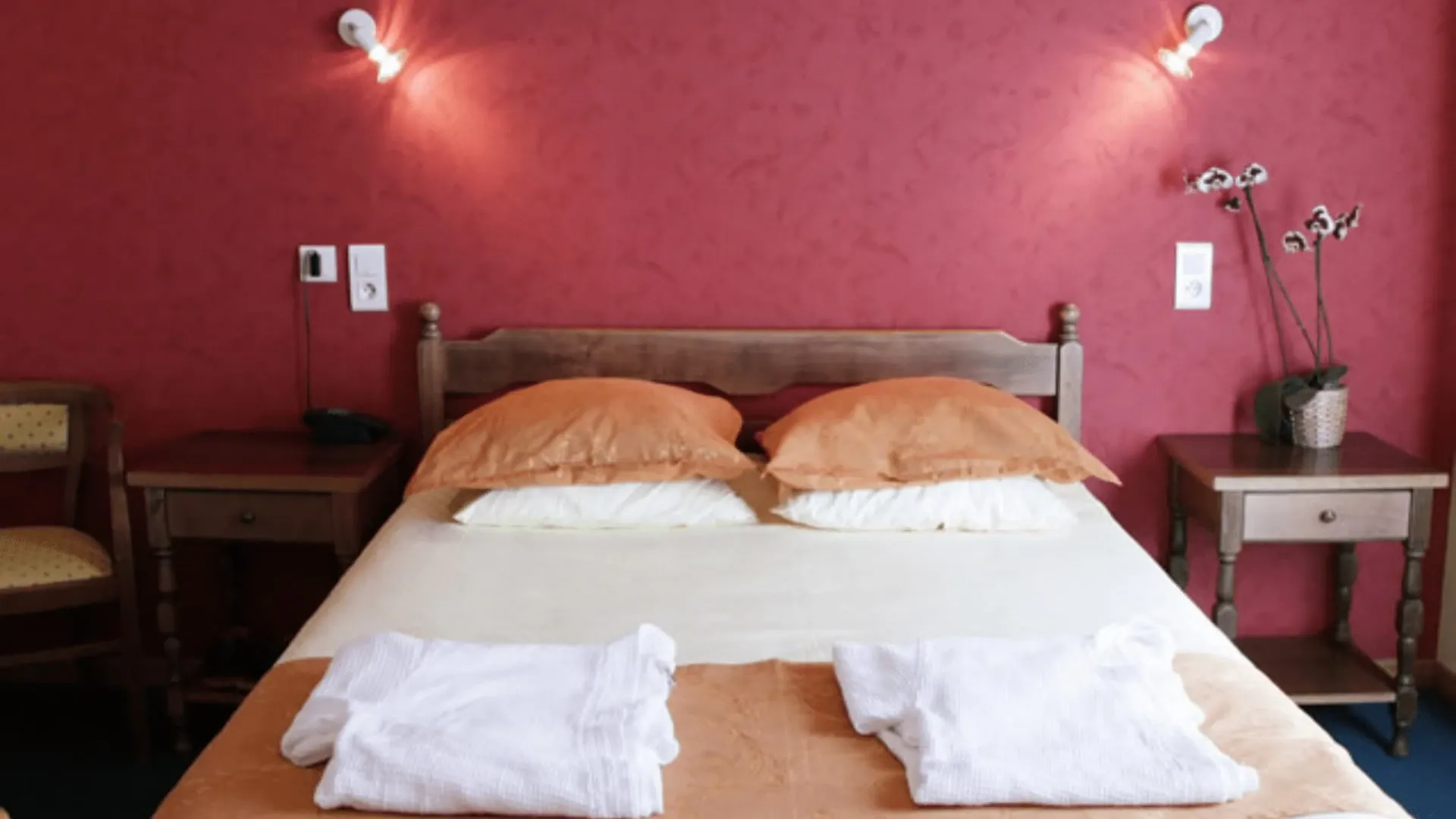 Enclos Du Piton De La Fournaise Randonnee Pres Des Failles Cheveux De Pele Flore Volcanique Yvonne Toussaint - France