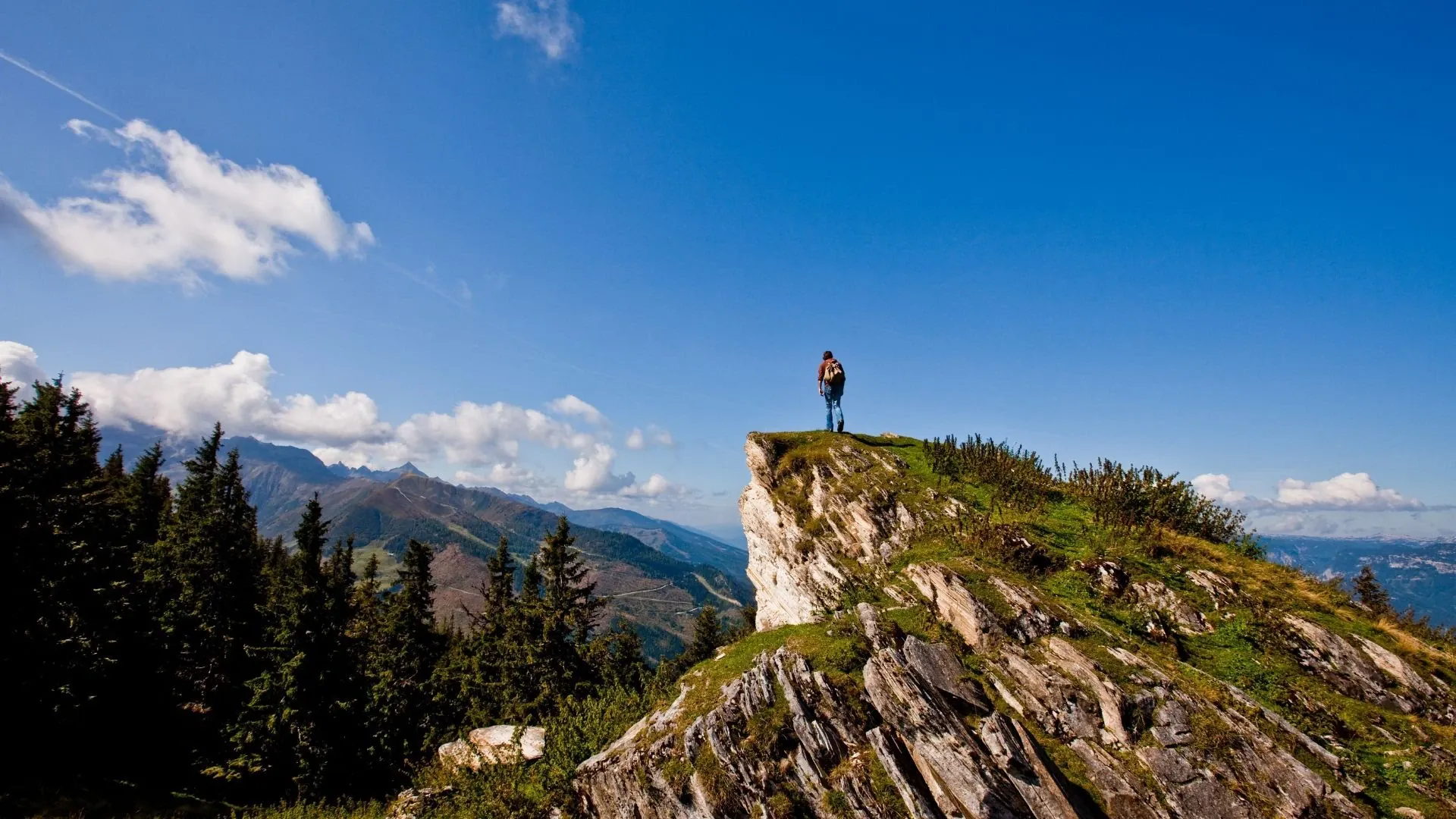 Famille avec ânes en randonnée - Vercors - France