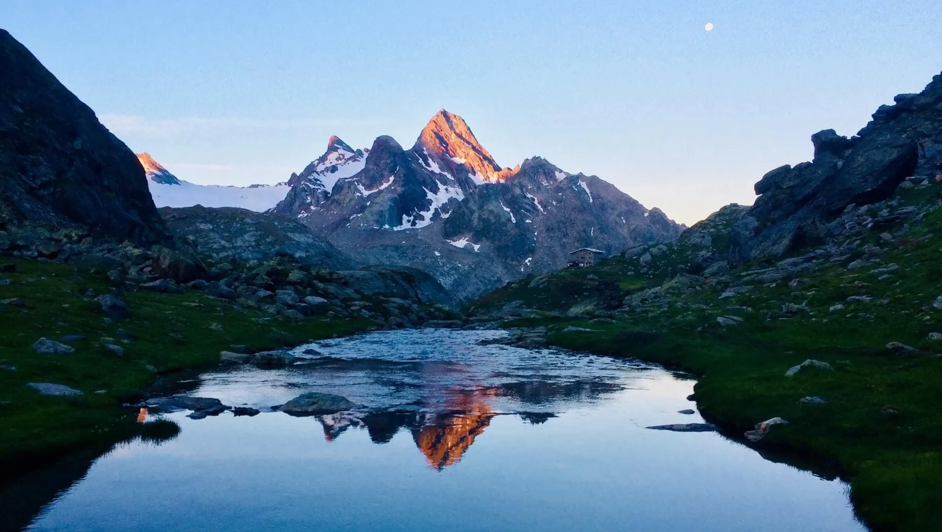 Recuperation d eau pres d un refuge - Laponie suedoise - Suede