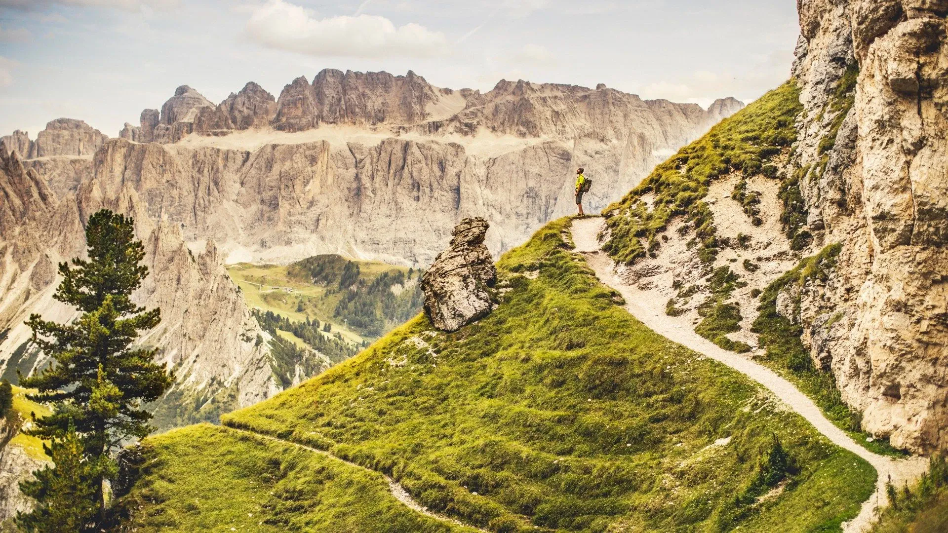 Paysage finlandais avec forêt et lac - Laponie - Finlande