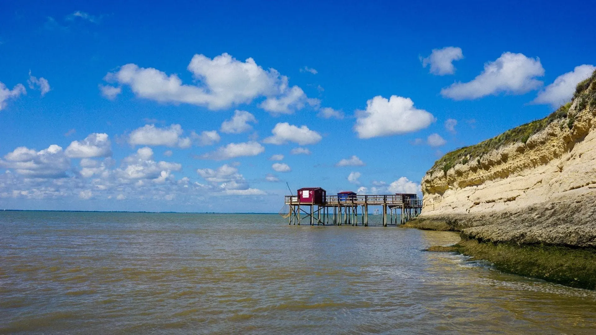 Cabane de pêcheur - Estuaire de la Gironde - France - fisherman-s-hut-gironde-estuary-france-2
