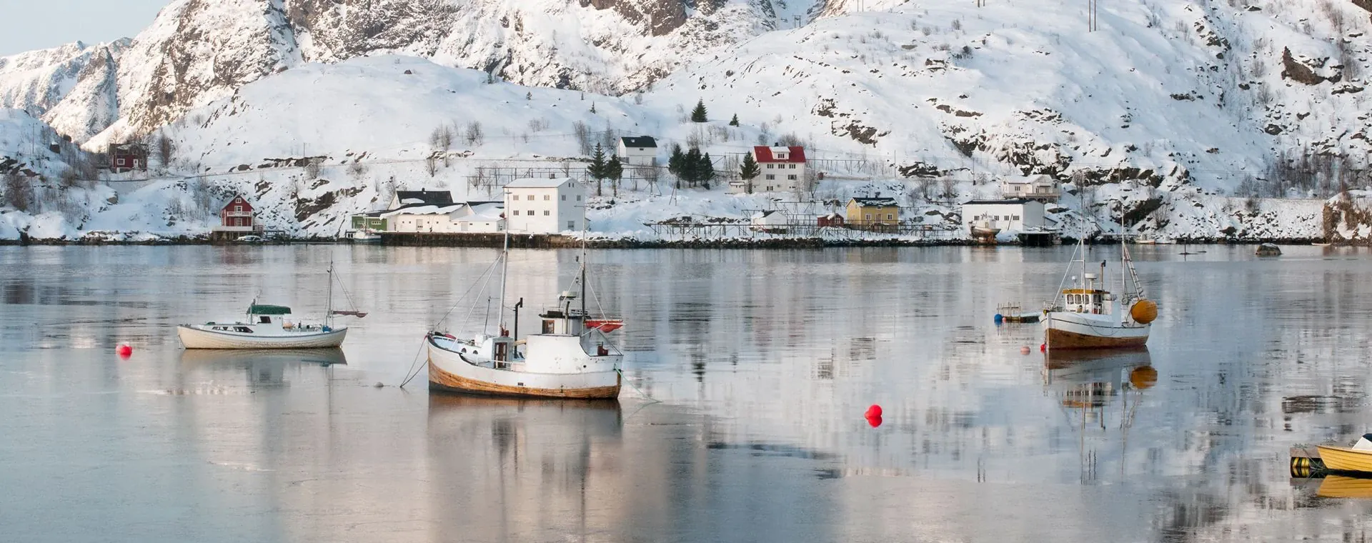 Bateaux de pêche aux Lofoten en hiver - Norvège