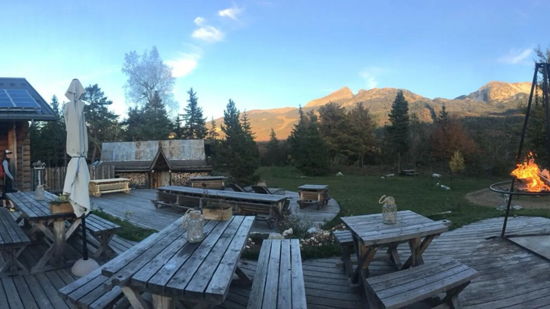 Restaurant fleuri a Oberammergau - Baviere - Allemagne