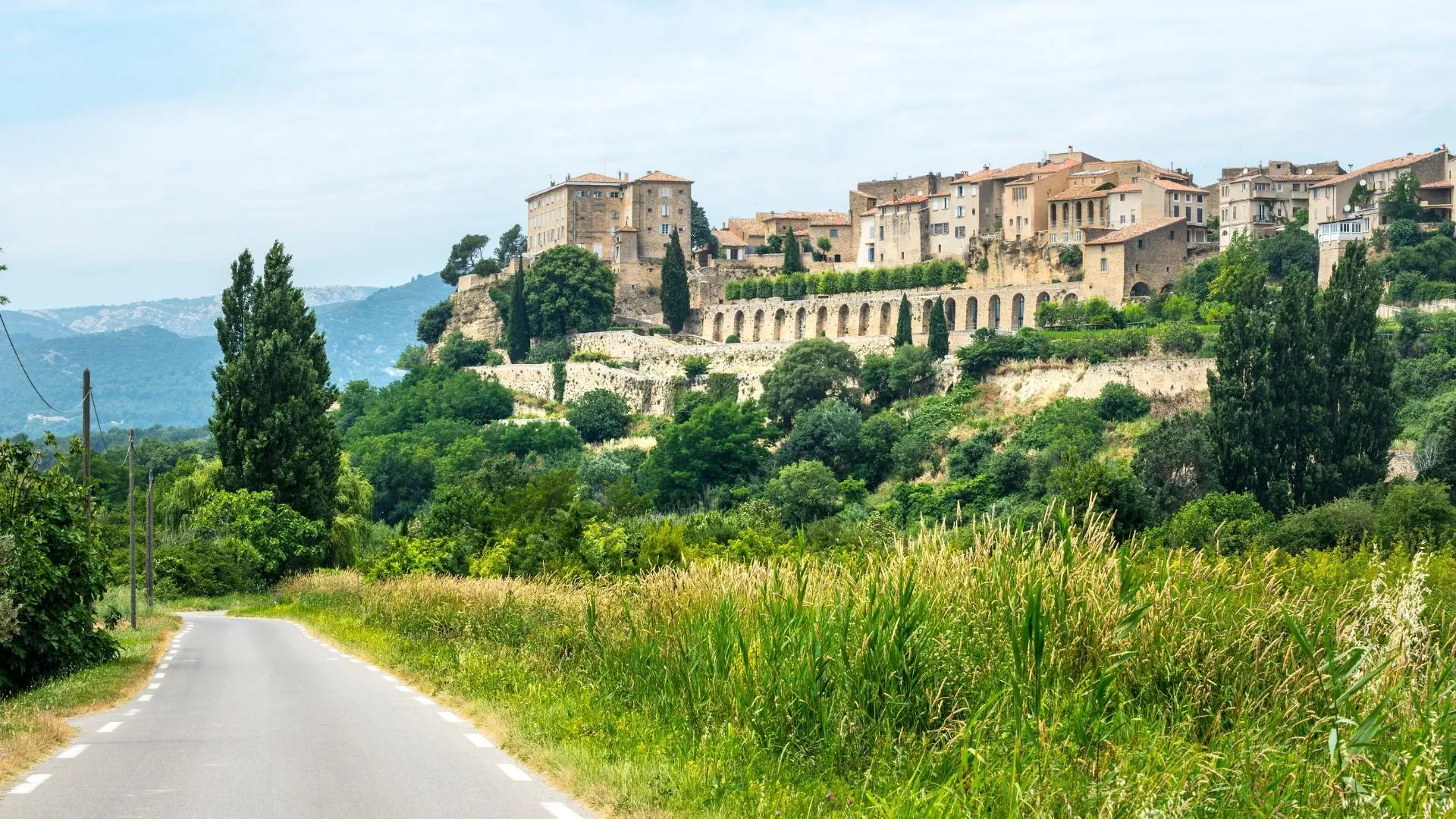 Place de Forcalquier - Luberon - Provence - France