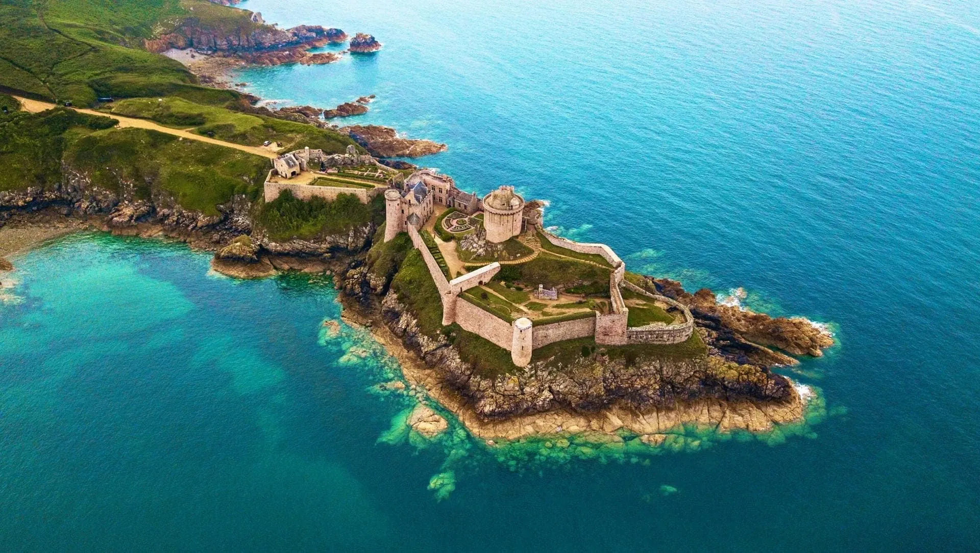 France Bretagne Cap Frehel Pleveon Fort La Latte Chateau Mer C Adobe Stock - Bretagne © Adobe Stock