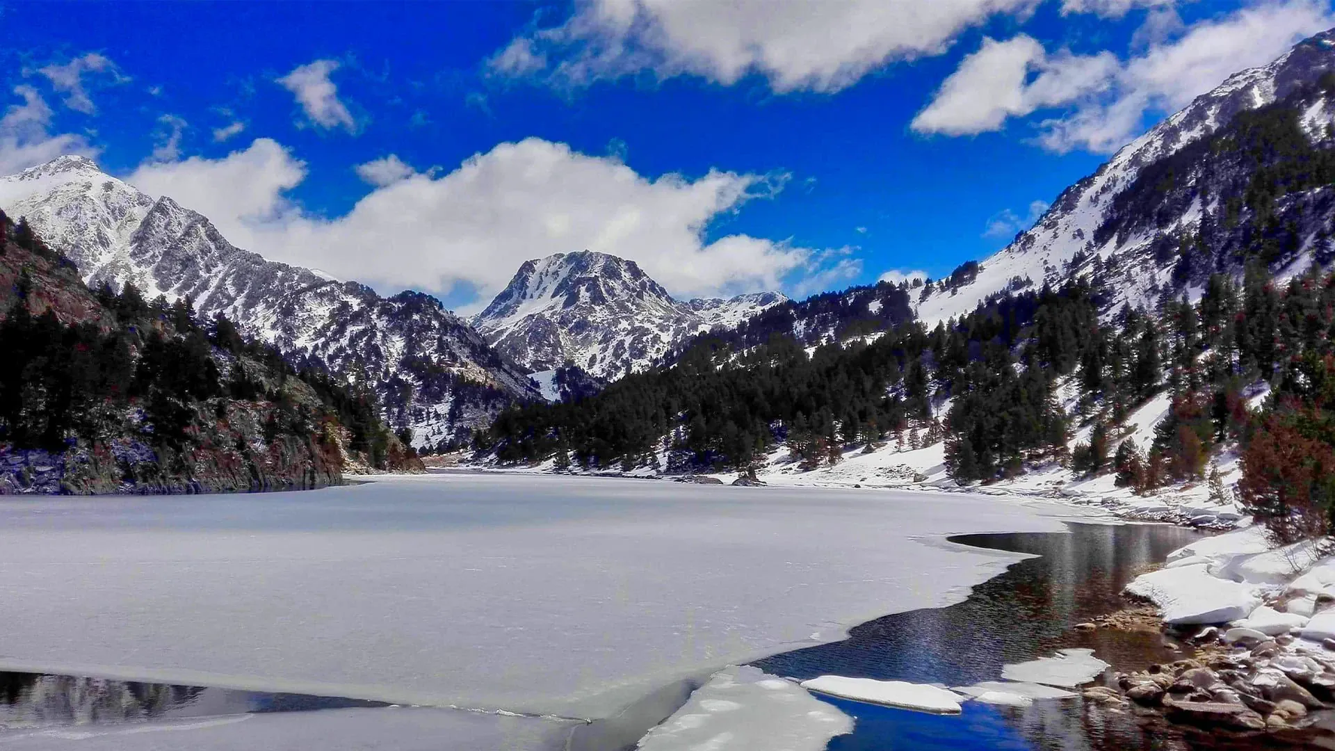 Lac gelé - Pyrénées - France